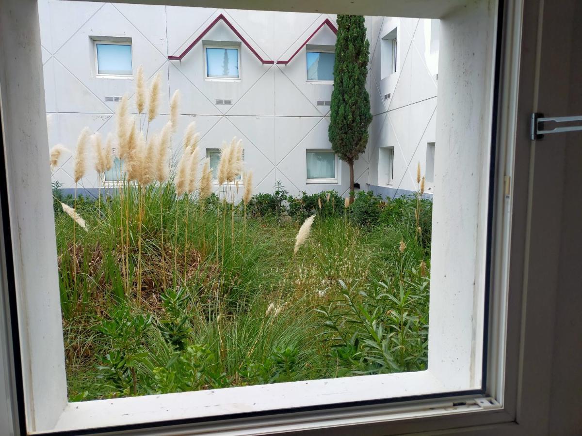 Hotel Thania Frontignan ภายนอก รูปภาพ